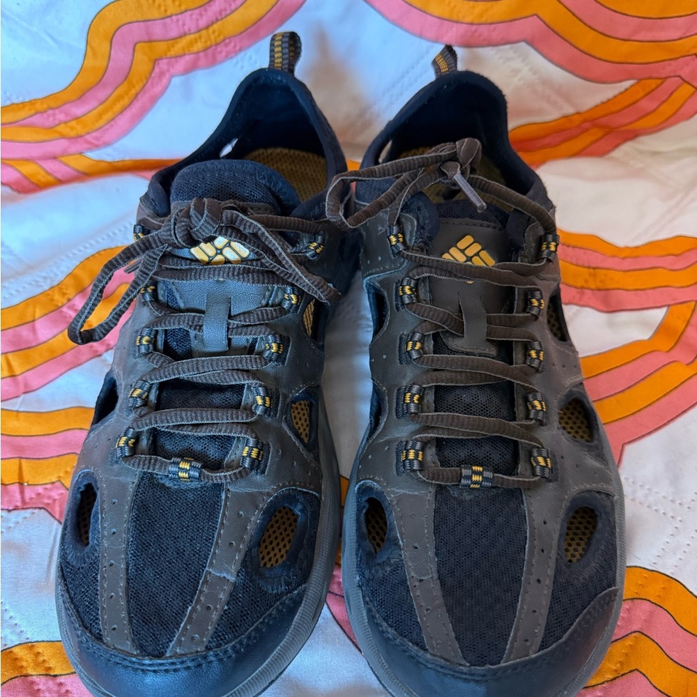 Columbia Black Sandals with Breathable Mesh and Rubber Sole